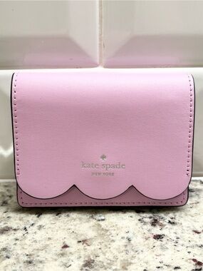 Kate Spade Small Scalloped Flap Bi-fold Wallet NWOT